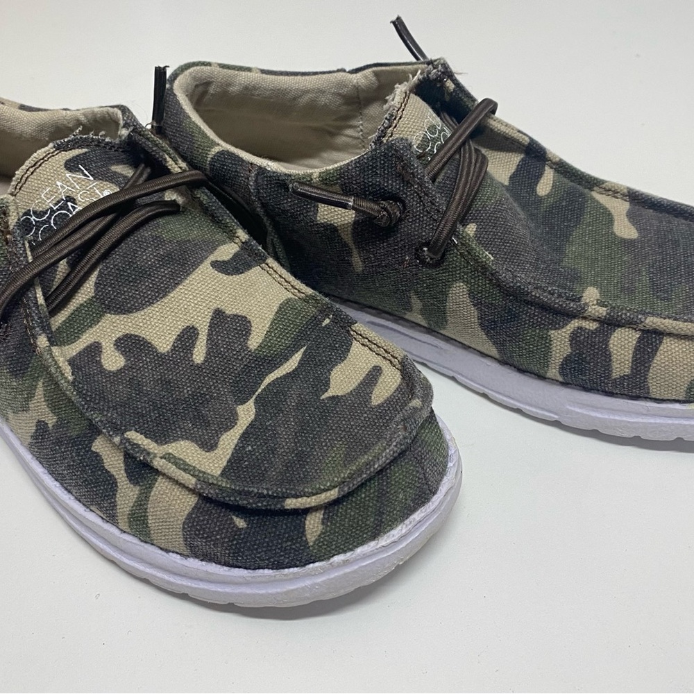 Kids Camouflage Design slip-on loafers